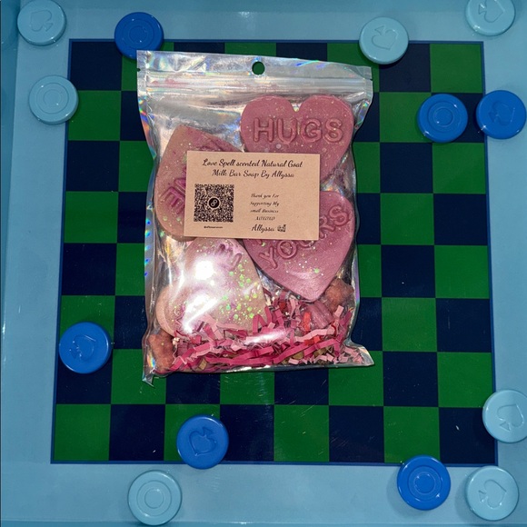 Love Spell Scented Goat Milk Bar Soap Set VALENTINES EDITION WITH MINI TEDDIES - Picture 4 of 6